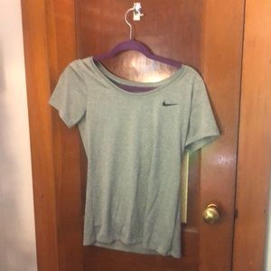 Nike women’s dri-fit xs